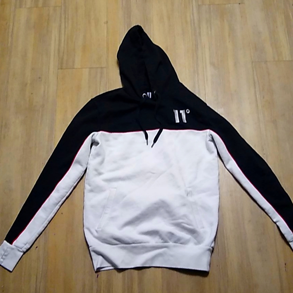 11 degrees black/white/red pullover hoodie